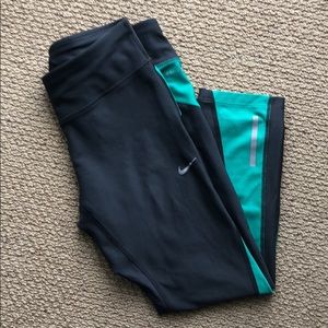 Nike Cropped Leggings